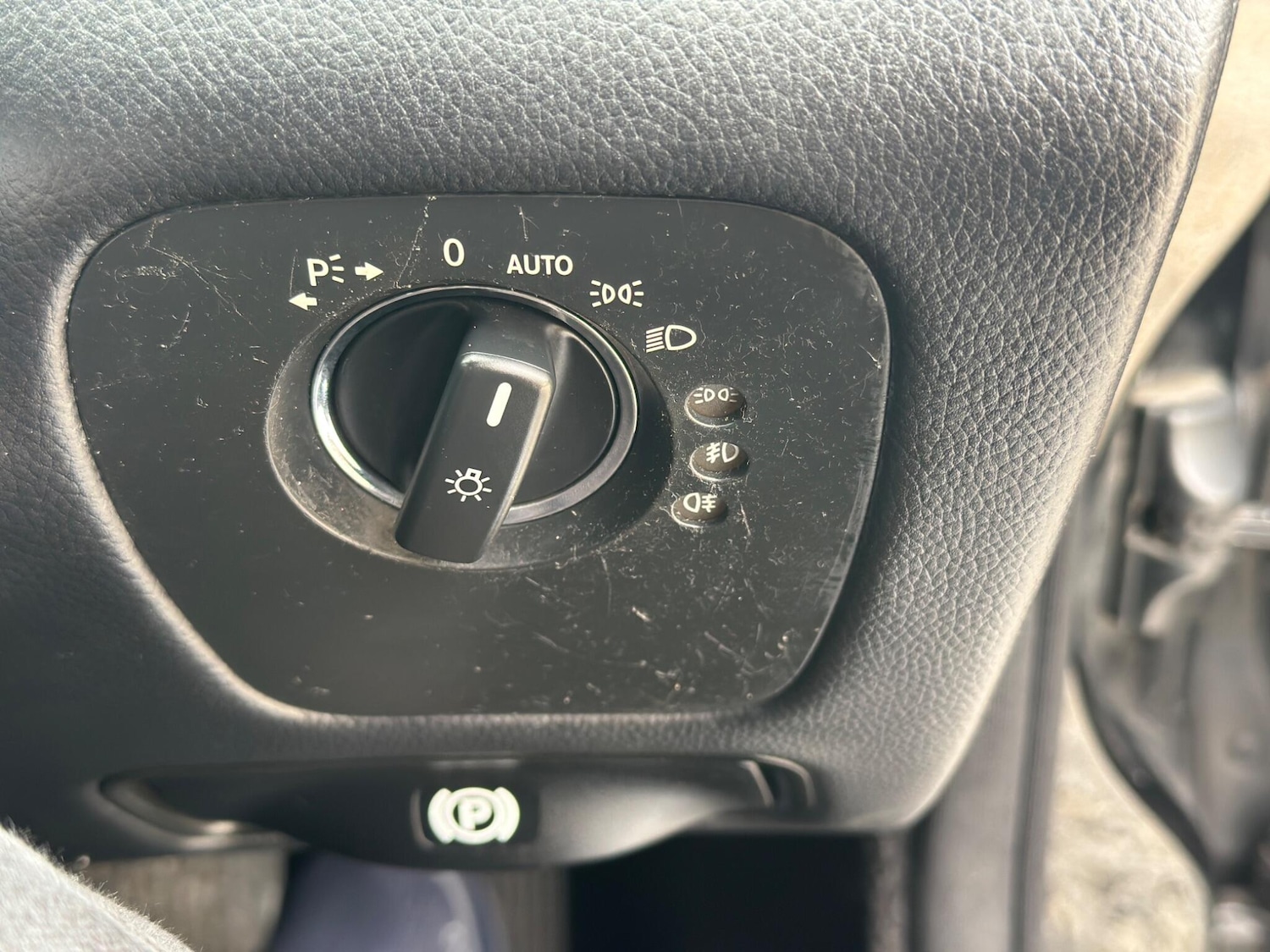 Used Mercedes-Benz CLS 2010 for sale - 76153126: Photo 51