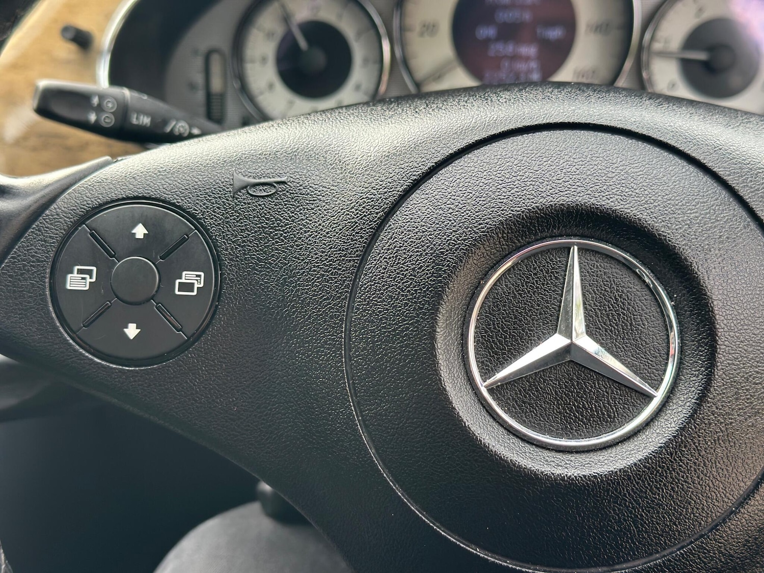Used Mercedes-Benz CLS 2010 for sale - 76153126: Photo 52