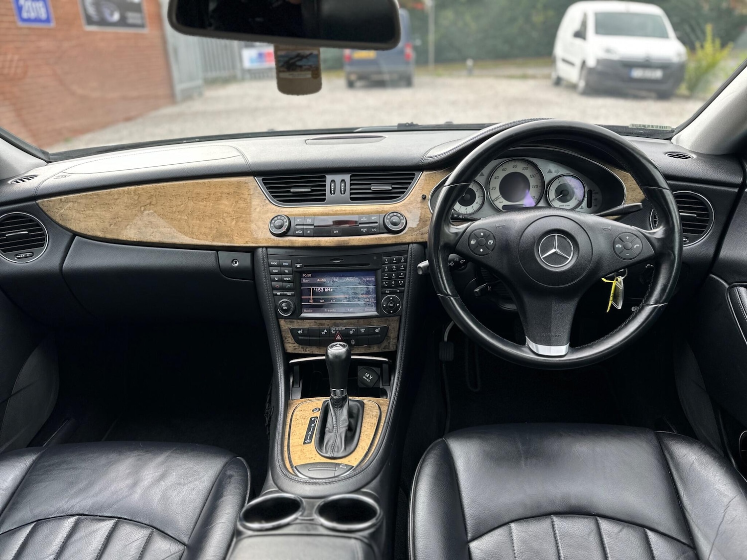 Used Mercedes-Benz CLS 2010 for sale - 76153126: Photo 9