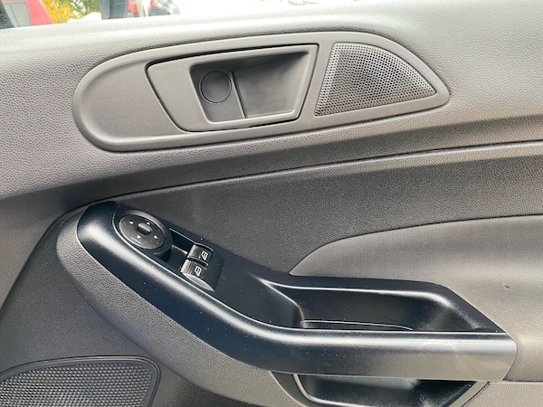 Used Ford Fiesta Van 2017 for sale - 76189612: Photo 28