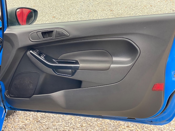 Used Ford Fiesta Van 2017 for sale - 76189612: Photo 35