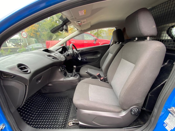 Used Ford Fiesta Van 2017 for sale - 76189612: Photo 37