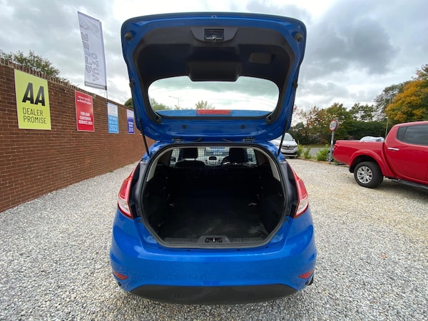 Used Ford Fiesta Van 2017 for sale - 76189612: Photo 42