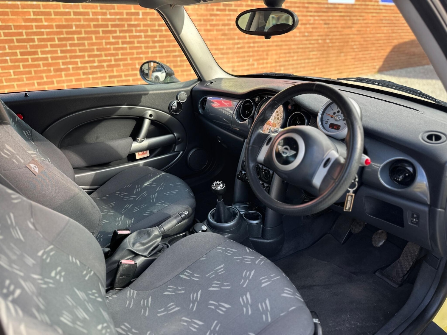 Used MINI Hatch 2004 for sale - 76270603: Photo 6