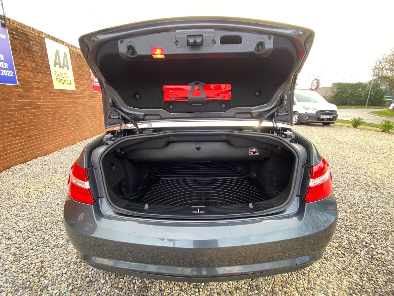 Used Mercedes-Benz E Class for sale - 78007847: Photo 37