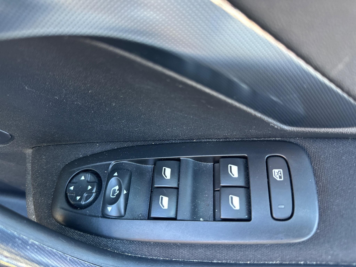 Used Peugeot 2008 2018 for sale - 77940685: Photo 36