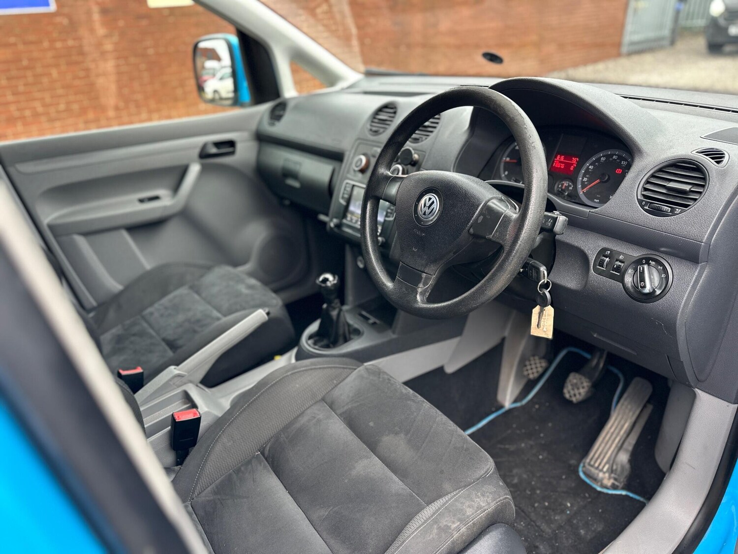 Used Volkswagen Caddy Maxi 2010 for sale - 77625337: Photo 6