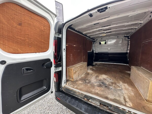 Used Vauxhall Vivaro 2015 for sale - 76136665: Photo 20