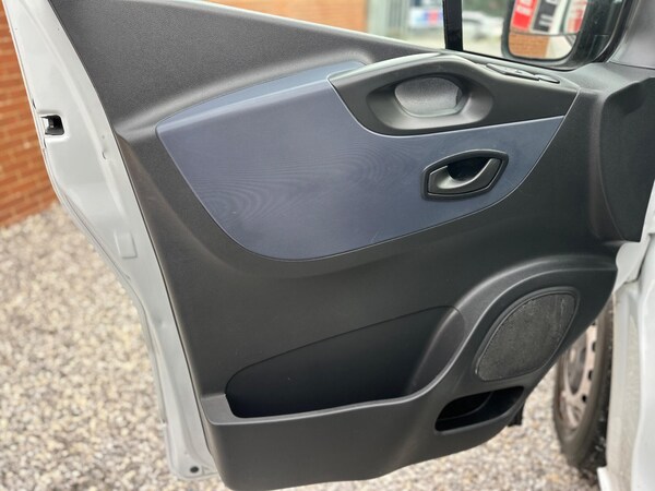 Used Vauxhall Vivaro 2015 for sale - 76136665: Photo 34