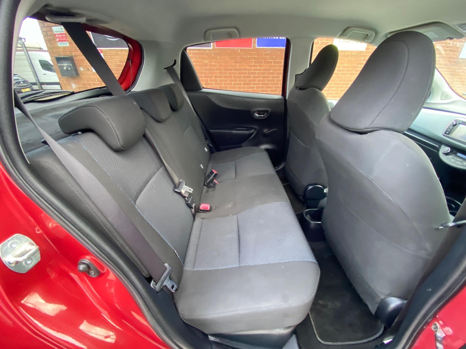 Used Toyota Yaris 2012 for sale - 77646306: Photo 19