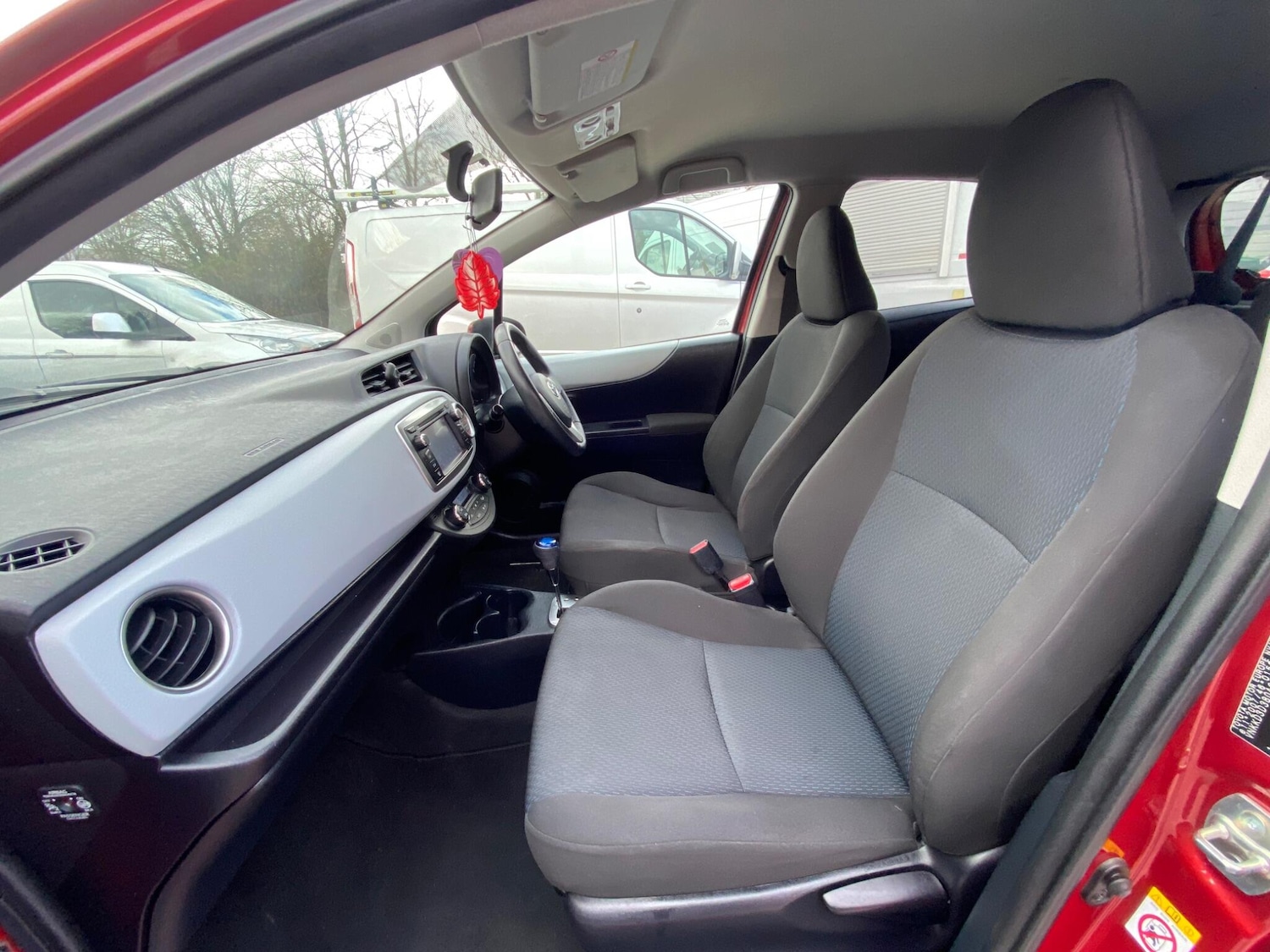 Used Toyota Yaris 2012 for sale - 77646306: Photo 28