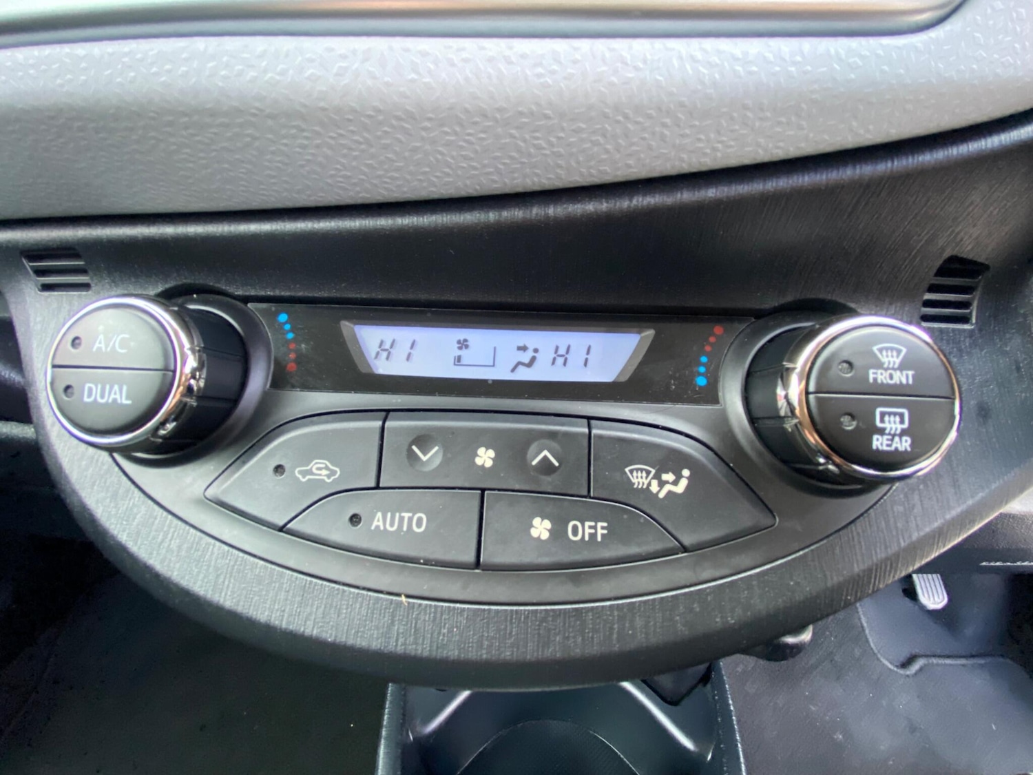 Used Toyota Yaris 2012 for sale - 77646306: Photo 34