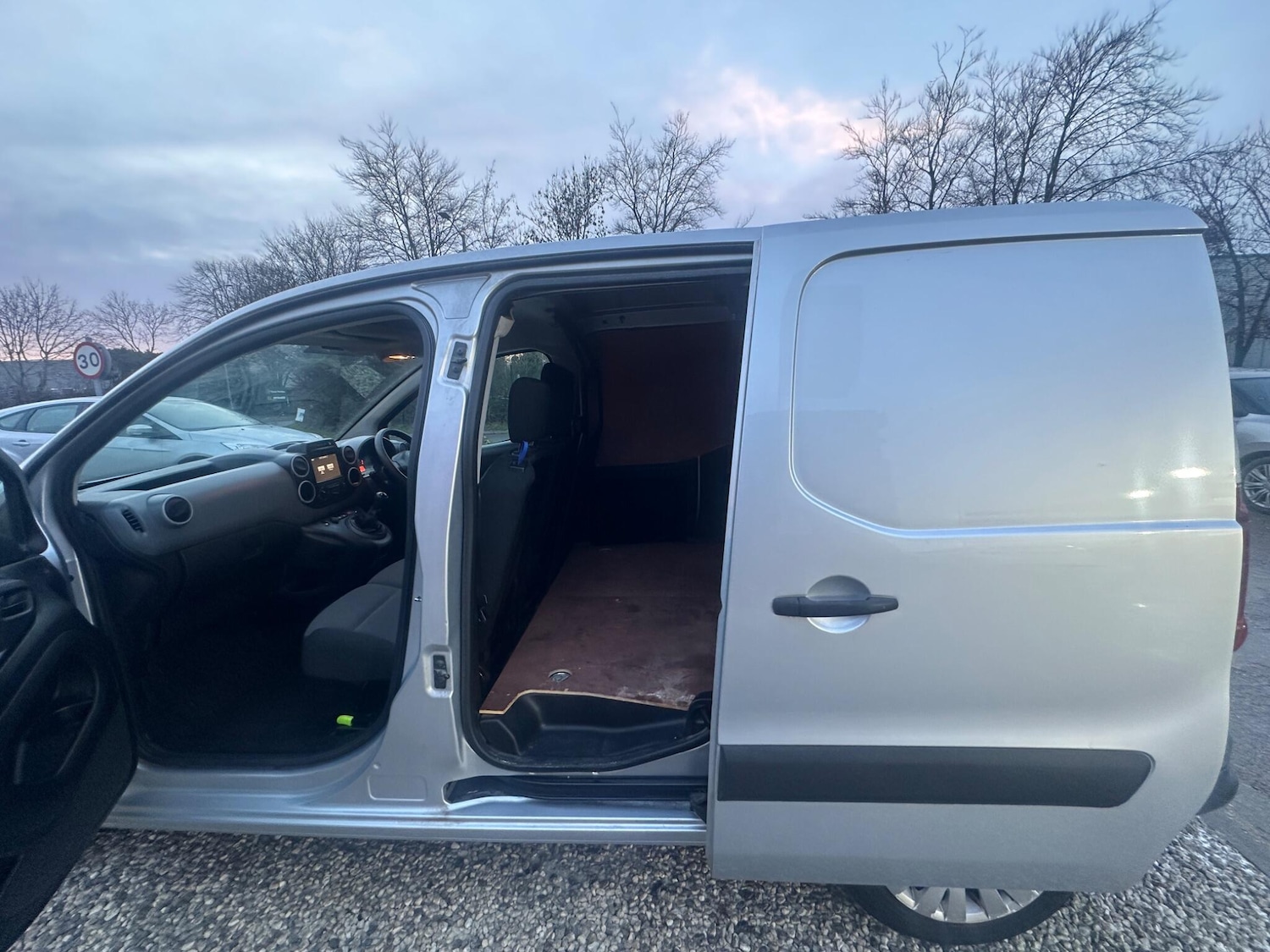 Used Citroen Berlingo 2017 for sale - 77109208: Photo 30