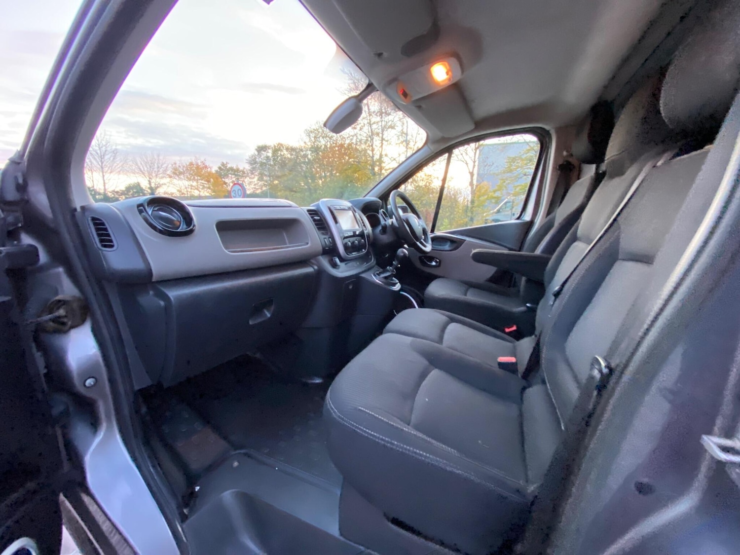 Used Renault Trafic 2018 for sale - 76388944: Photo 34