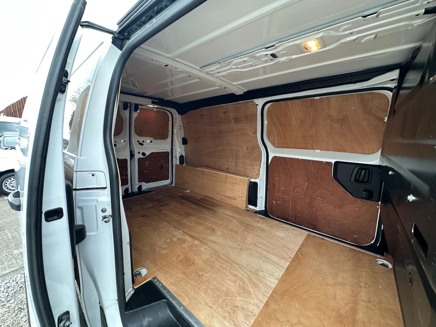 Used Vauxhall Vivaro 2020 for sale - 78101271: Photo 8