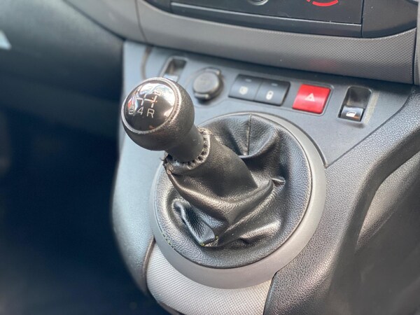Used Peugeot Partner 2017 for sale - 74965679: Photo 33