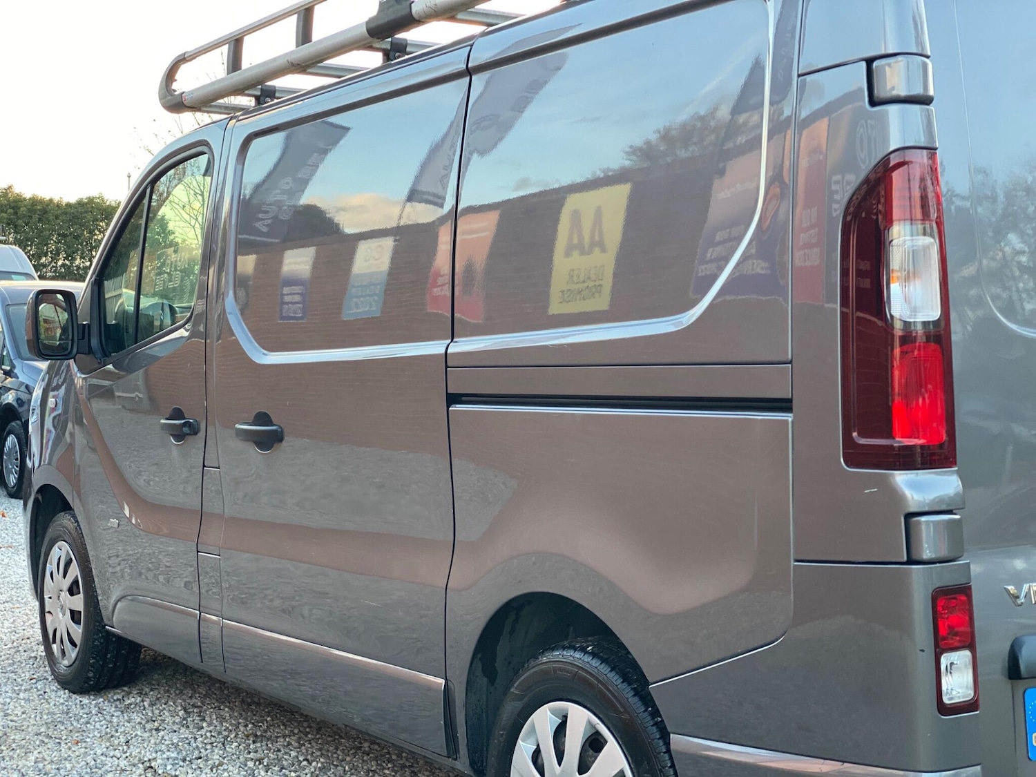 Used Vauxhall Vivaro 2017 for sale - 76995906: Photo 14