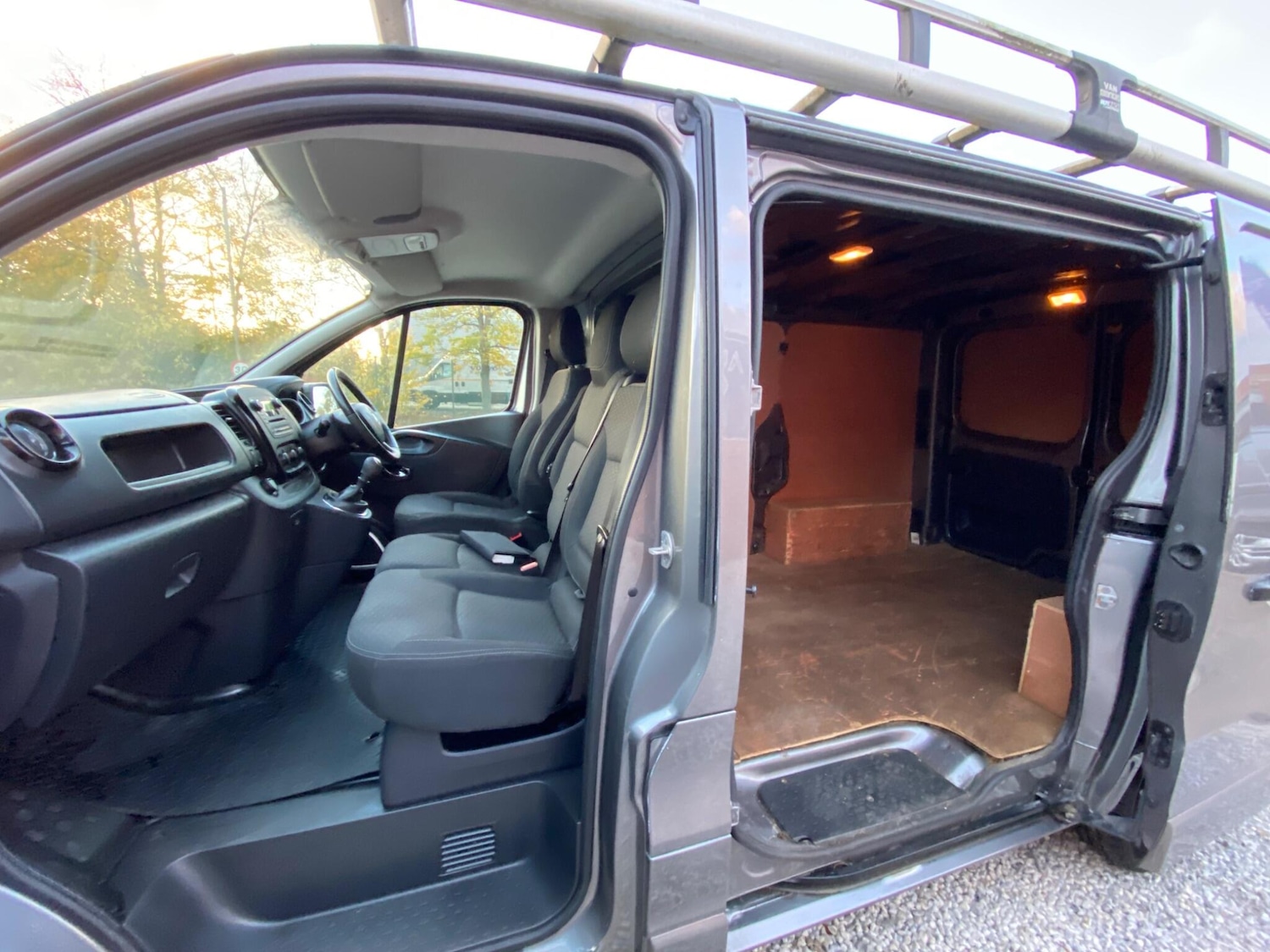 Used Vauxhall Vivaro 2017 for sale - 76995906: Photo 7