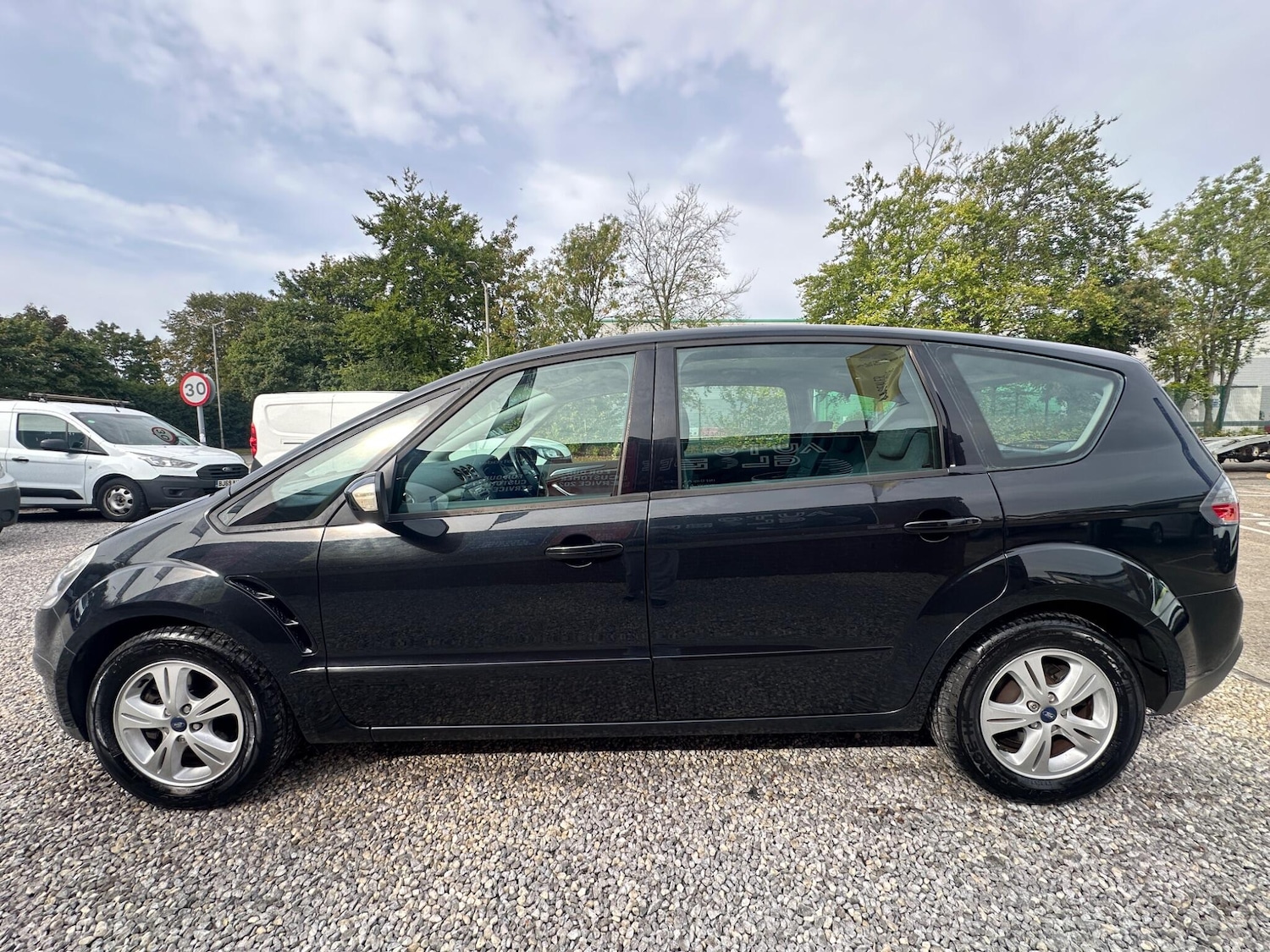 Used Ford S-Max 2009 for sale - 76988660: Photo 17