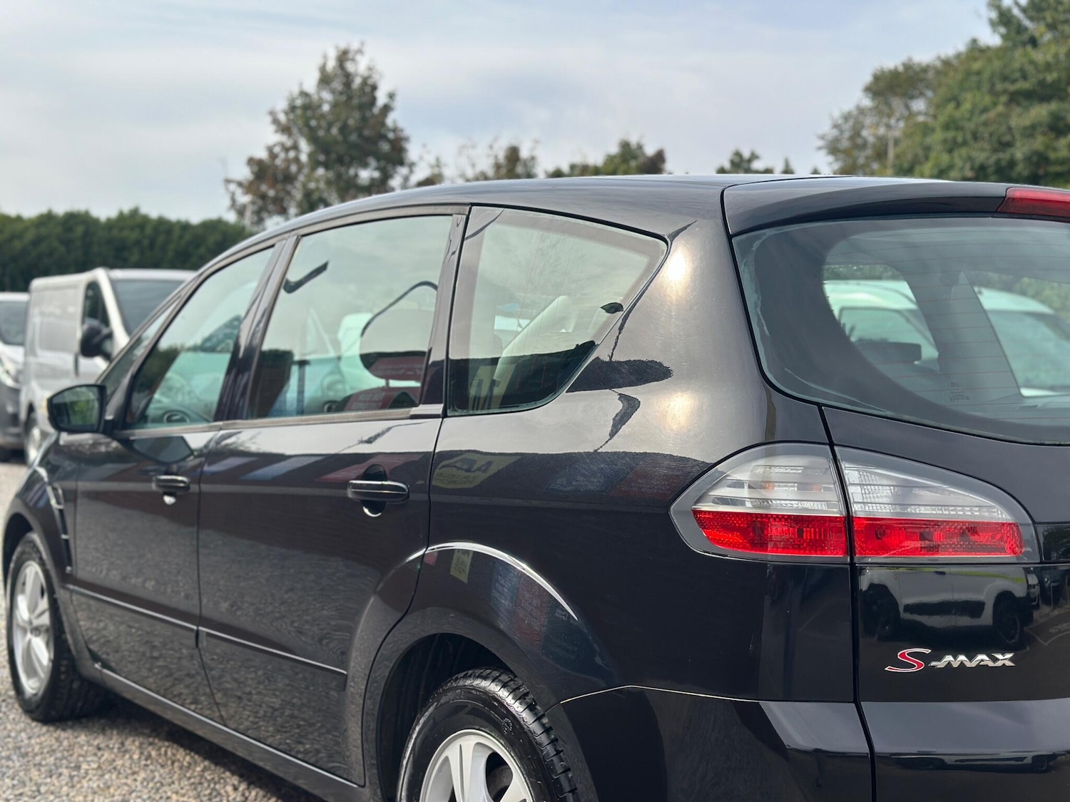 Used Ford S-Max 2009 for sale - 76988660: Photo 26