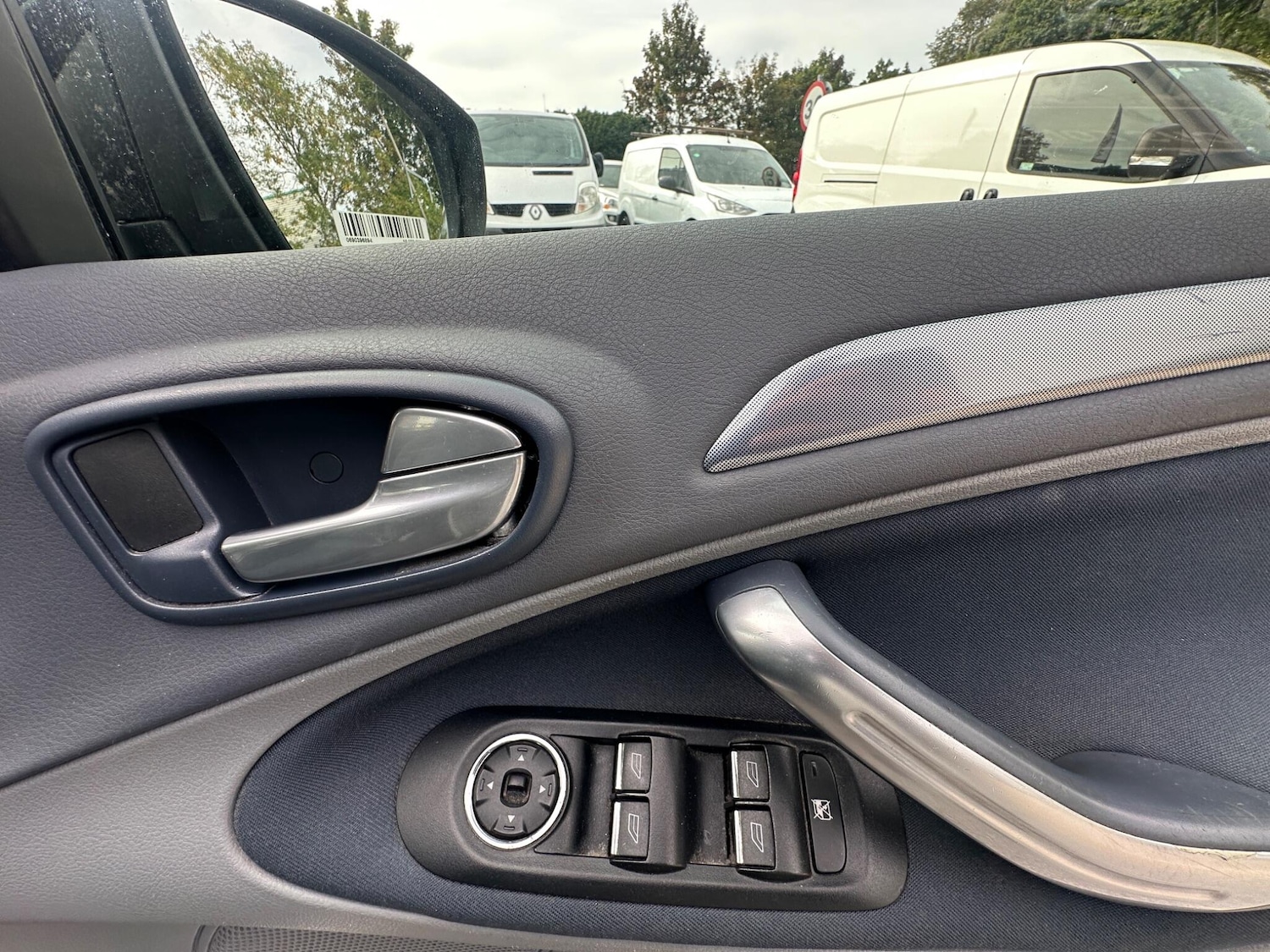 Used Ford S-Max 2009 for sale - 76988660: Photo 32