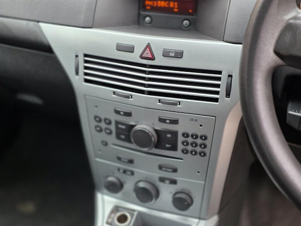 Used Vauxhall Astra 2009 for sale - 76314624: Photo 34