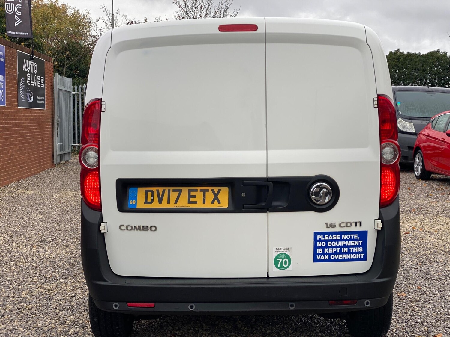 Used Vauxhall Combo 2017 for sale - 76408506: Photo 15