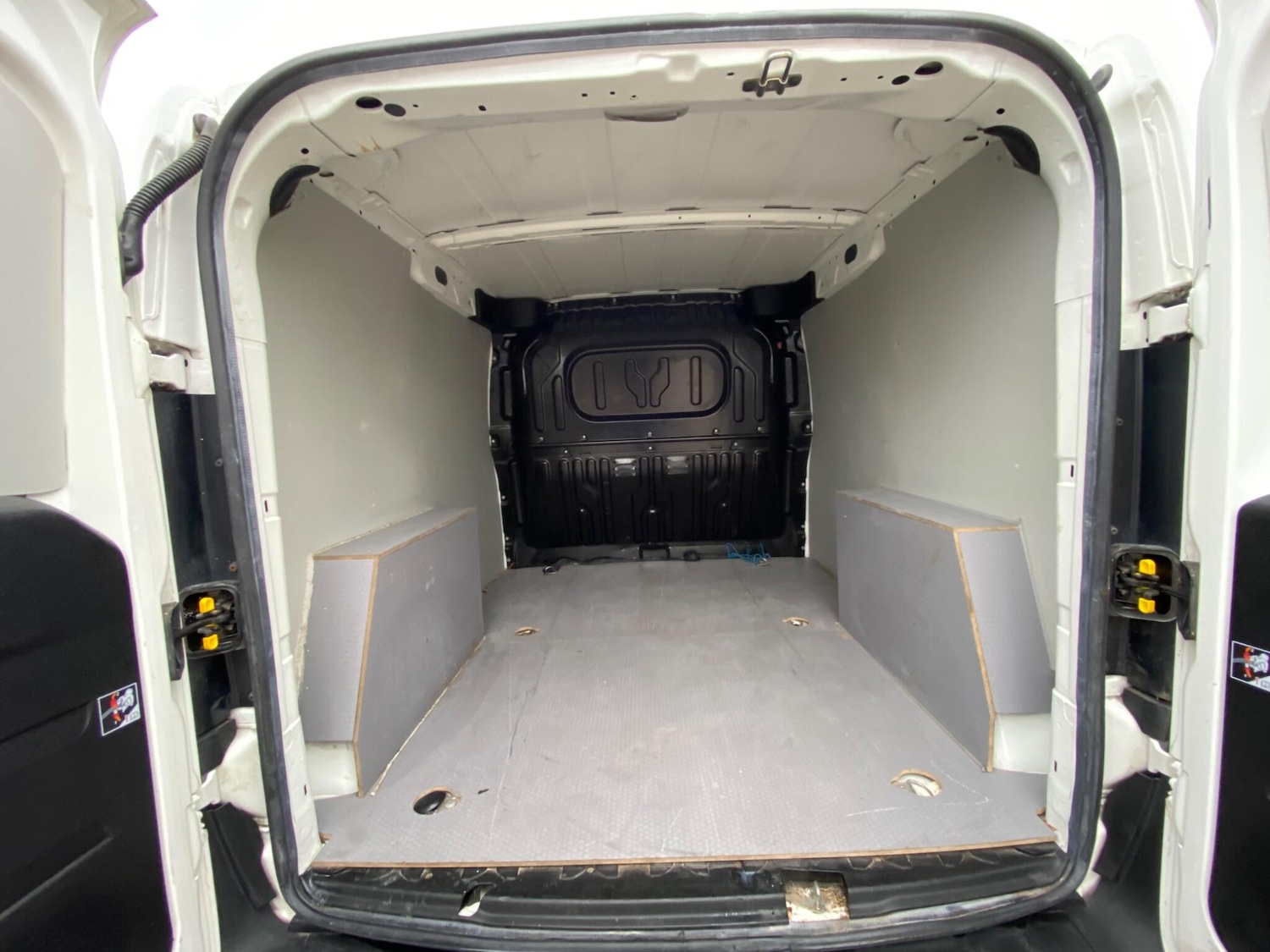 Used Vauxhall Combo 2017 for sale - 76408506: Photo 40