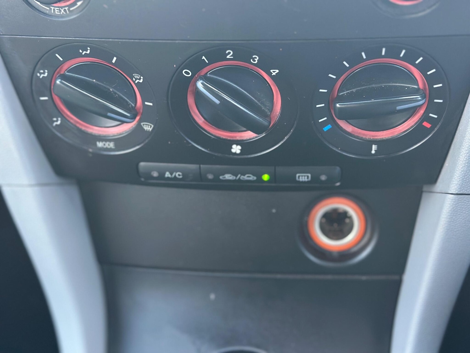 Used Mazda Mazda3 2006 for sale - 77131596: Photo 41