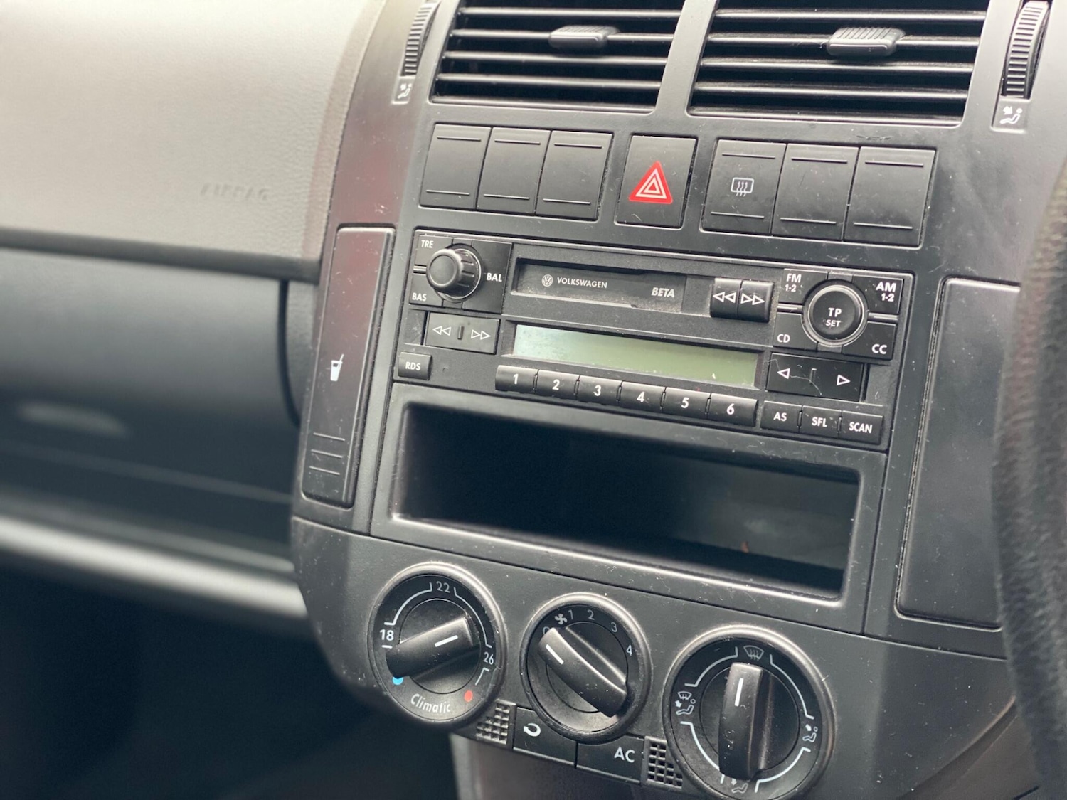 Used Volkswagen Polo 2004 for sale - 77469103: Photo 50