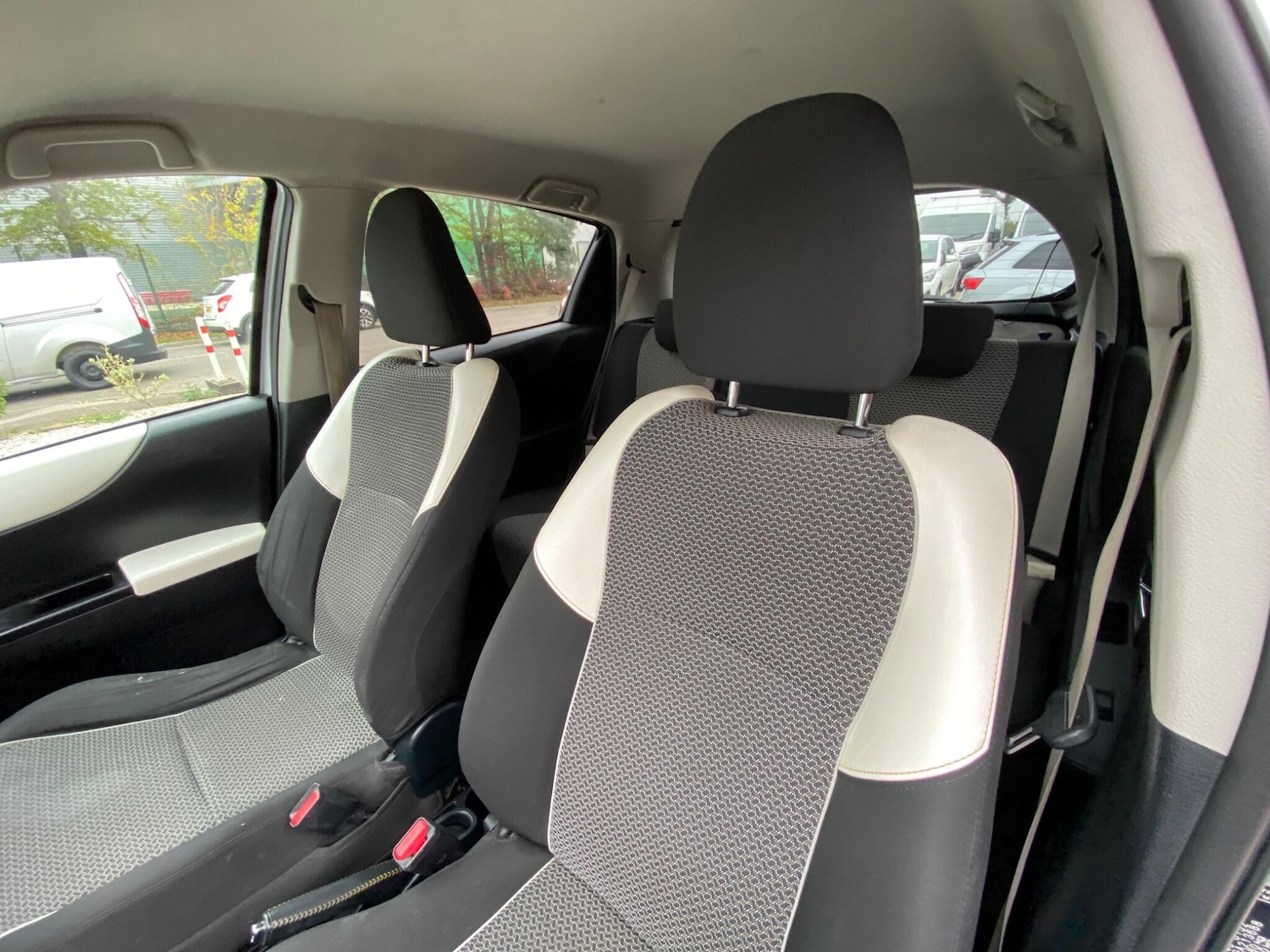 Used Toyota Yaris 2014 for sale - 75978955: Photo 16