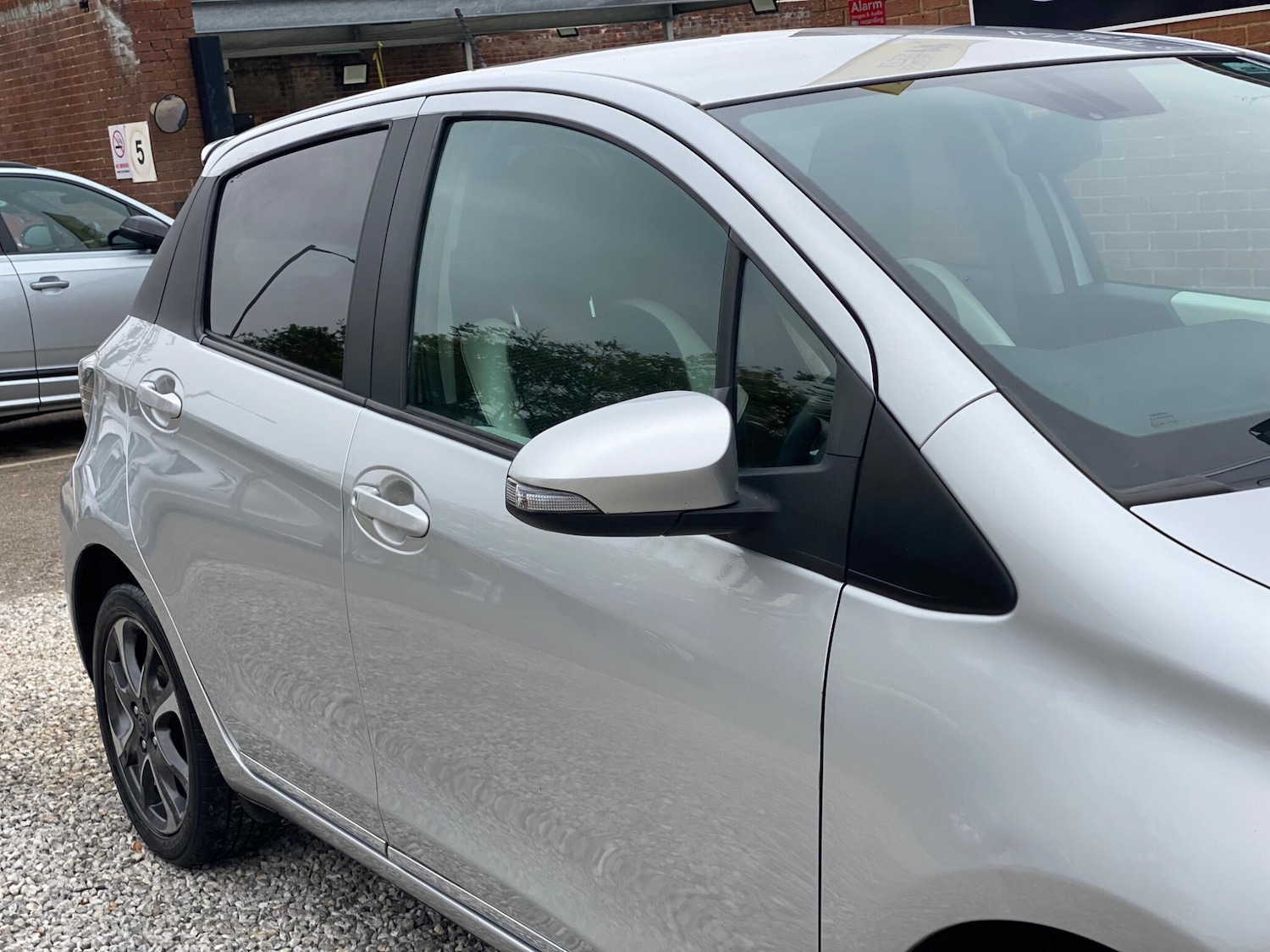 Used Toyota Yaris 2014 for sale - 75978955: Photo 32