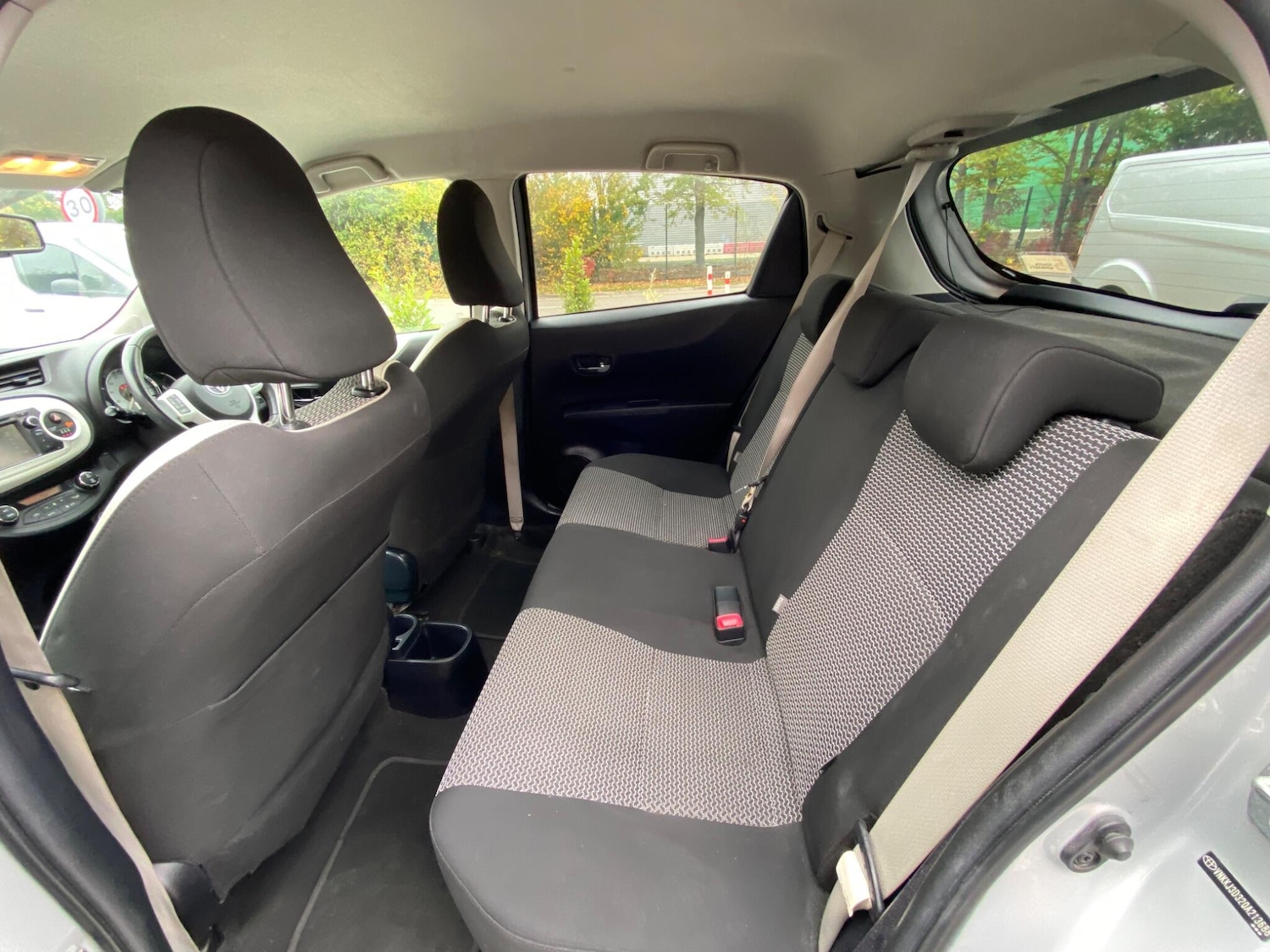 Used Toyota Yaris 2014 for sale - 75978955: Photo 42