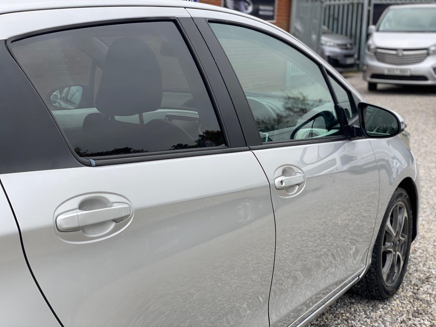 Used Toyota Yaris 2014 for sale - 75978955: Photo 46