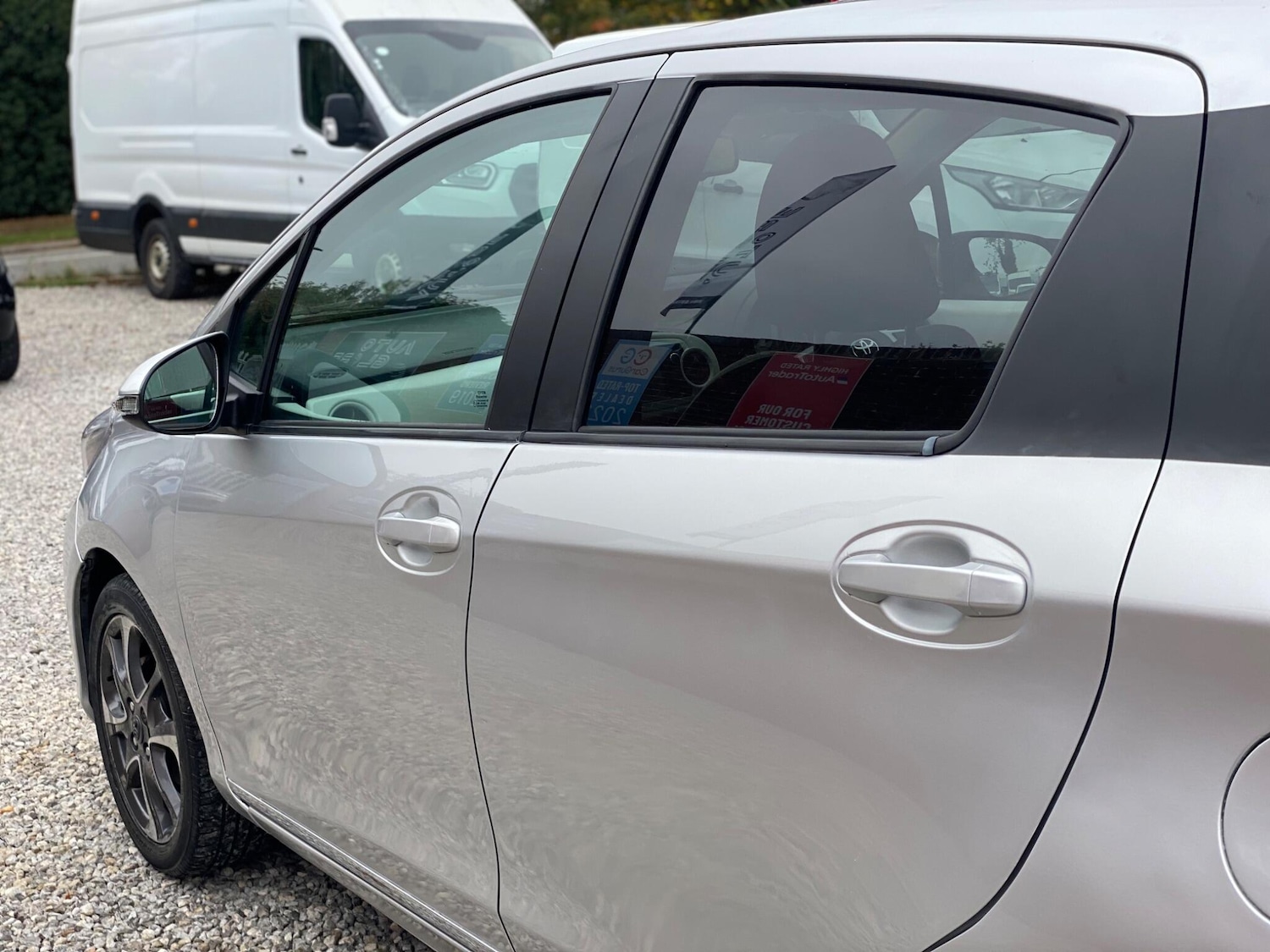 Used Toyota Yaris 2014 for sale - 75978955: Photo 51