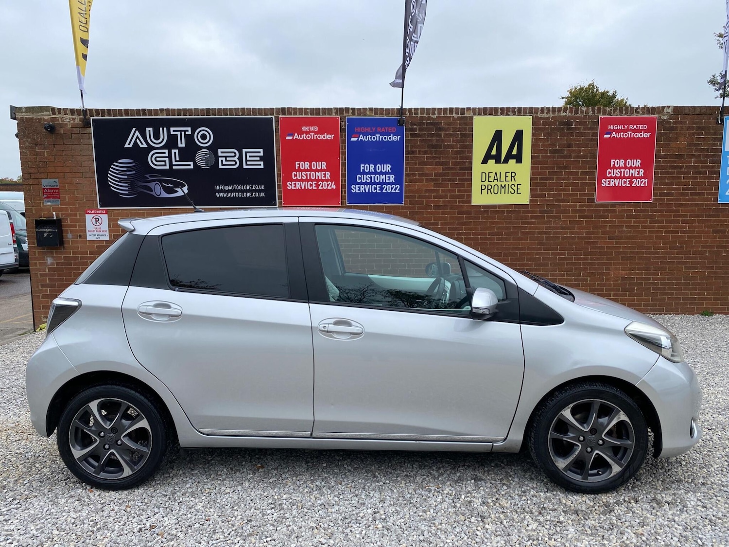 Used Toyota Yaris 2014 for sale - 75978955: Photo 6