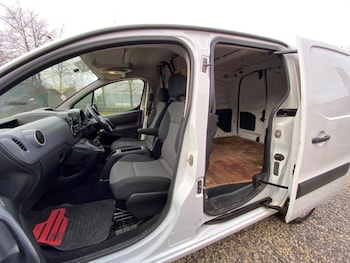 Used Peugeot Partner 2017 for sale - 77469105: Photo