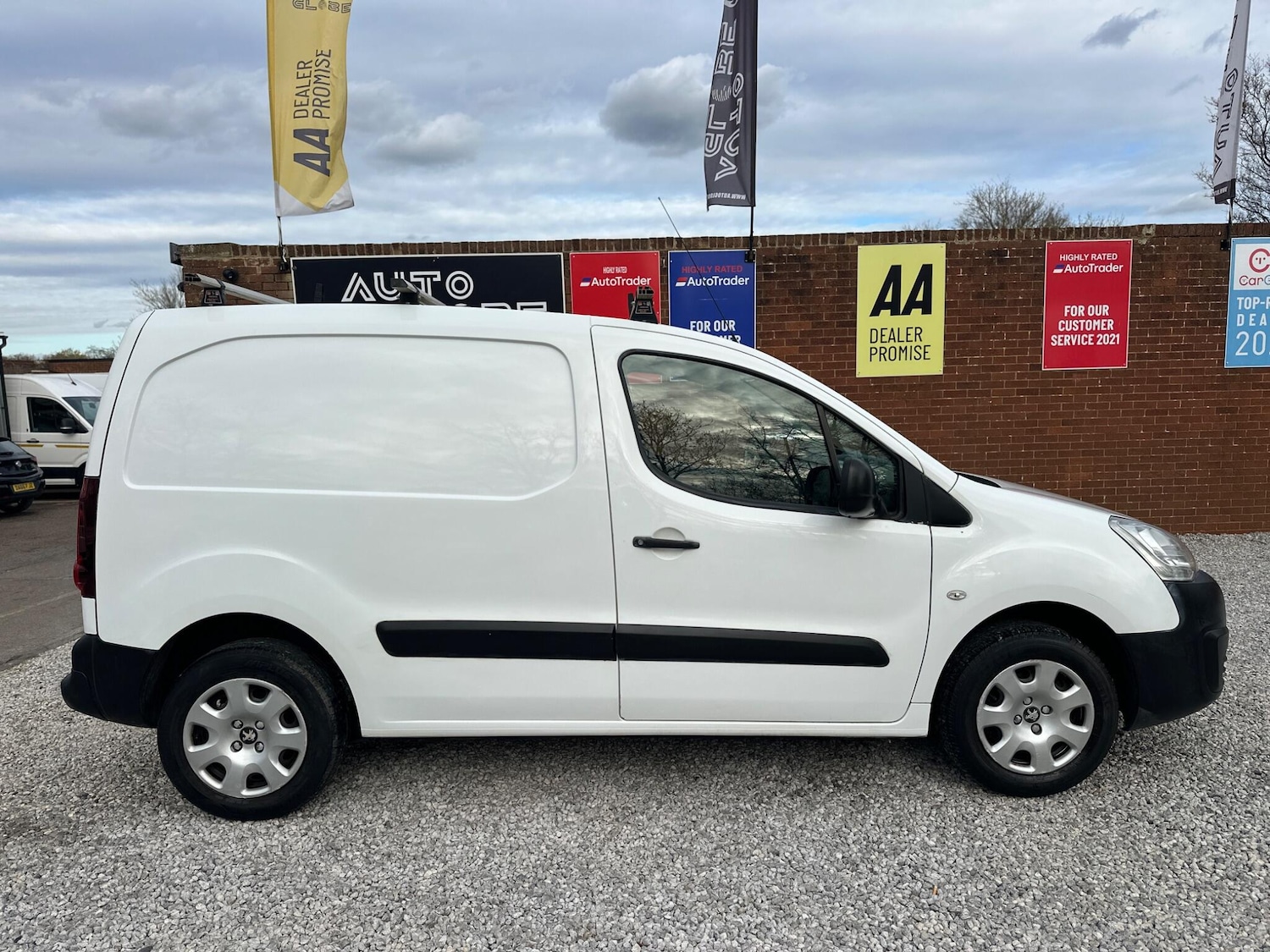 Used Peugeot Partner 2016 for sale - 78034609: Photo 17