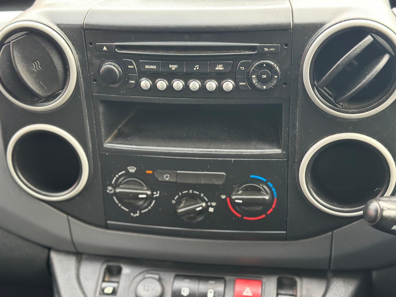 Used Peugeot Partner 2016 for sale - 78034609: Photo 46