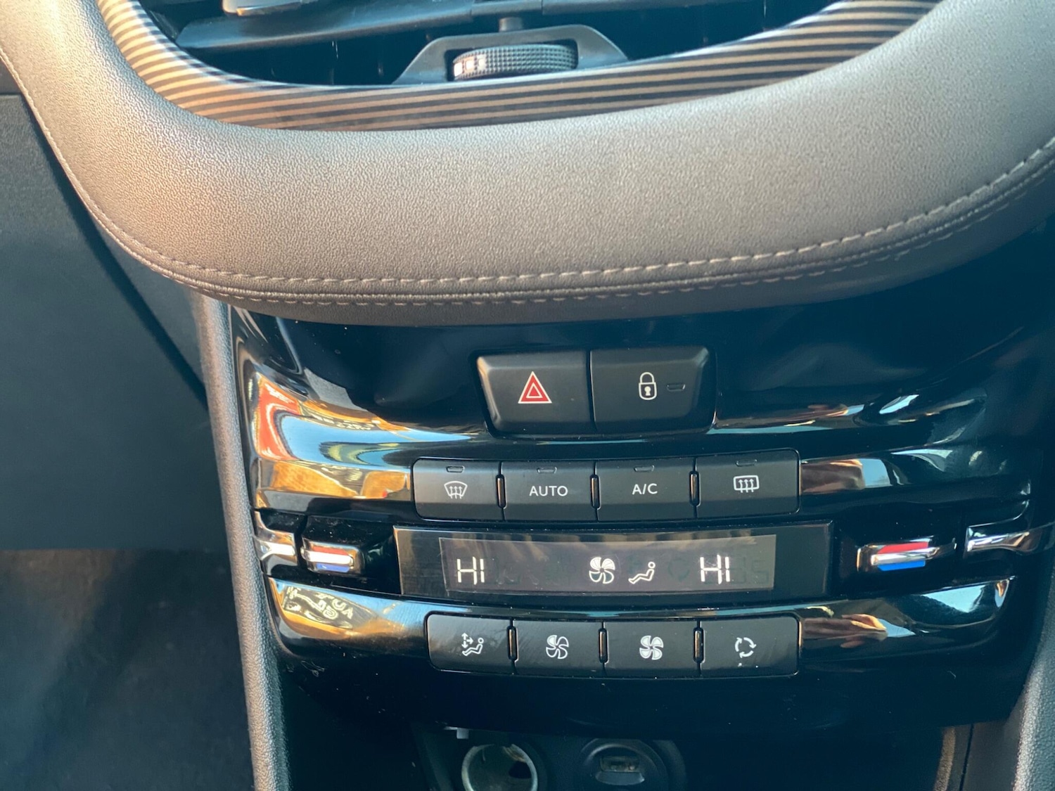 Used Peugeot 2008 2014 for sale - 77853060: Photo 54