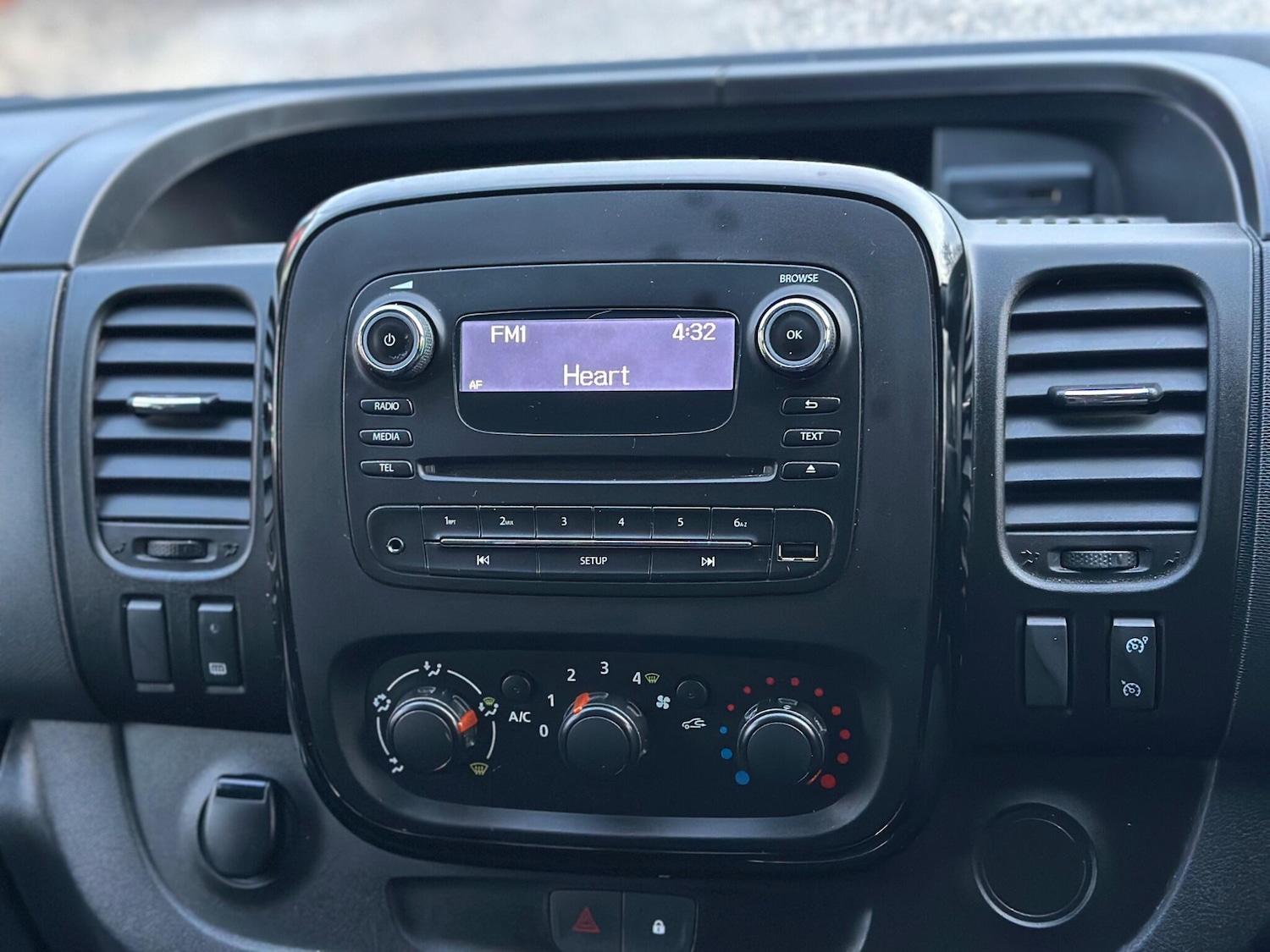 Used Vauxhall Vivaro 2016 for sale - 77278639: Photo 11