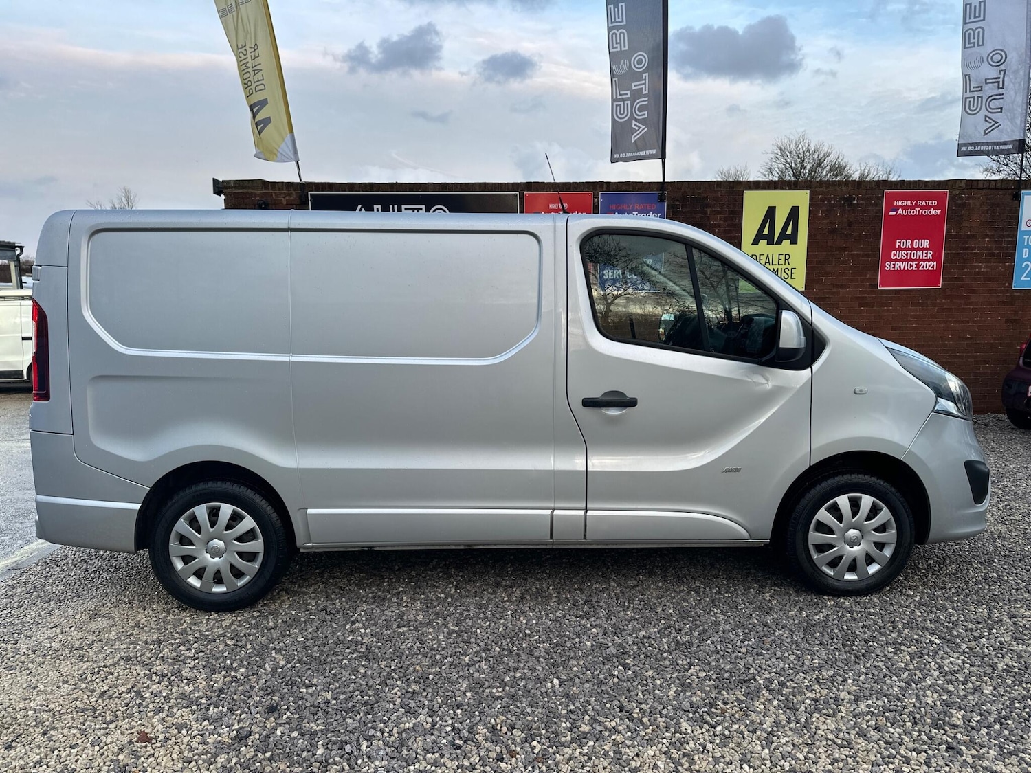 Used Vauxhall Vivaro 2016 for sale - 77278639: Photo 16
