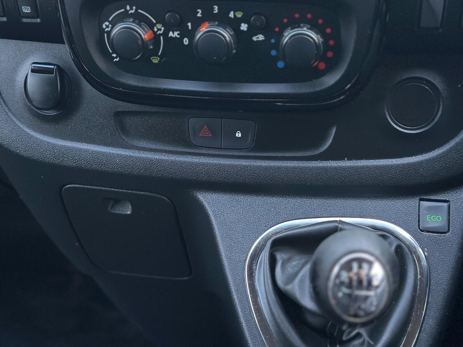 Used Vauxhall Vivaro 2016 for sale - 77278639: Photo 52