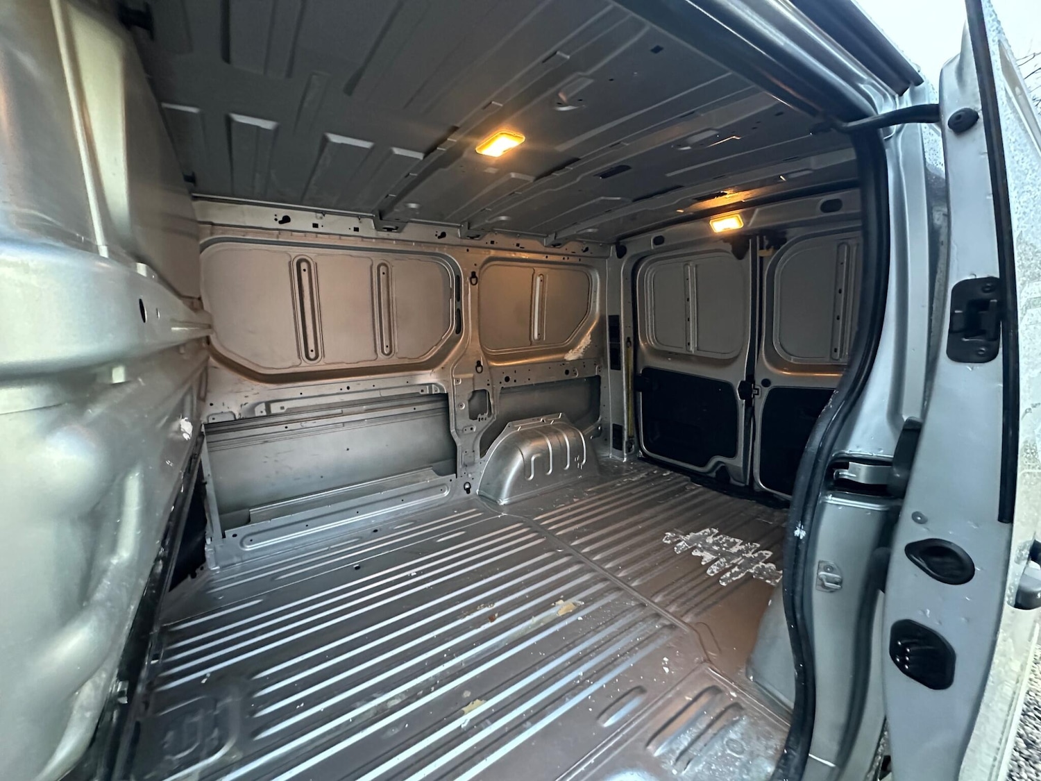 Used Vauxhall Vivaro 2016 for sale - 77278639: Photo 9