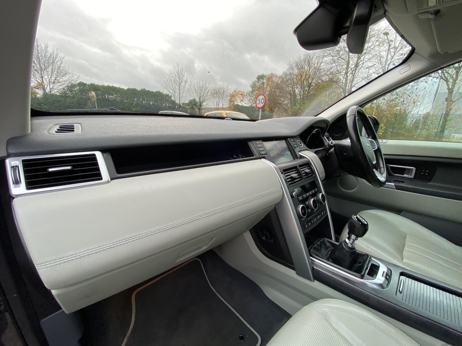 Used Land Rover Discovery Sport 2016 for sale - 76562153: Photo 23