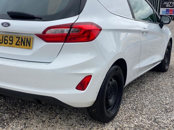 Used Ford Fiesta Van 2019 for sale - 74838537: Photo 15