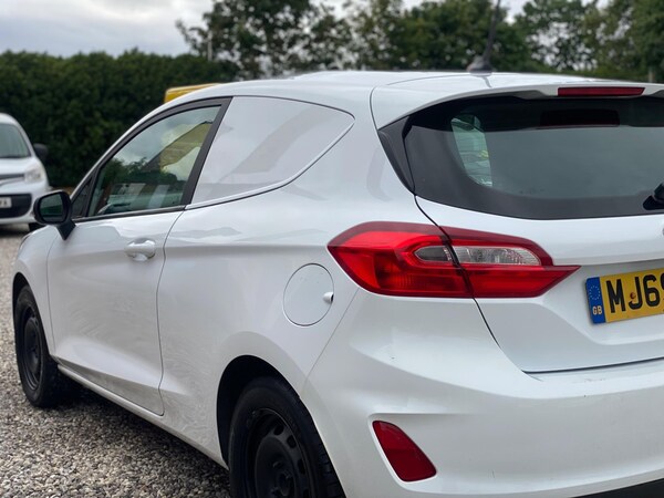 Used Ford Fiesta Van 2019 for sale - 74838537: Photo 18