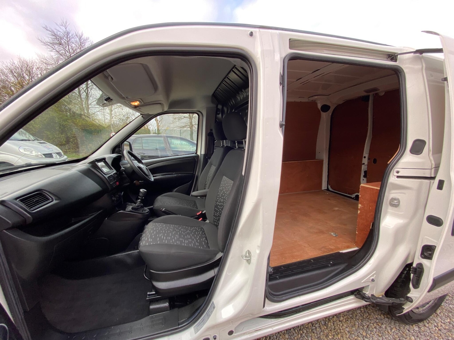 Used Vauxhall Combo 2018 for sale - 76592284: Photo 4