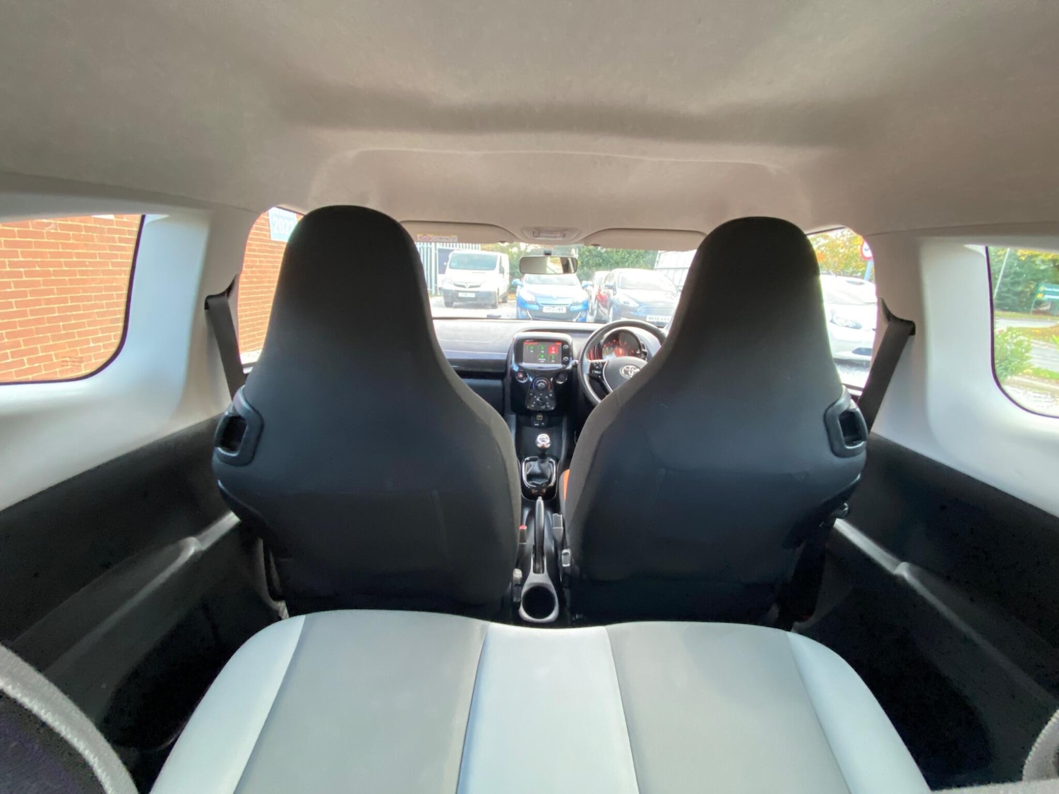 Used Toyota AYGO 2015 for sale - 76337668: Photo 24