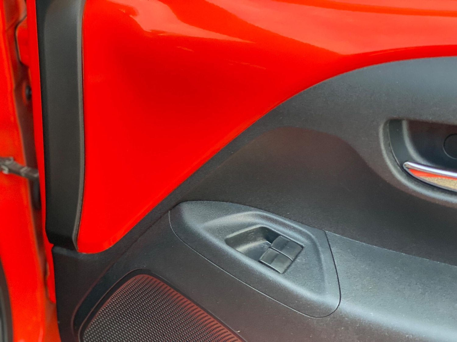 Used Toyota AYGO 2015 for sale - 76337668: Photo 29